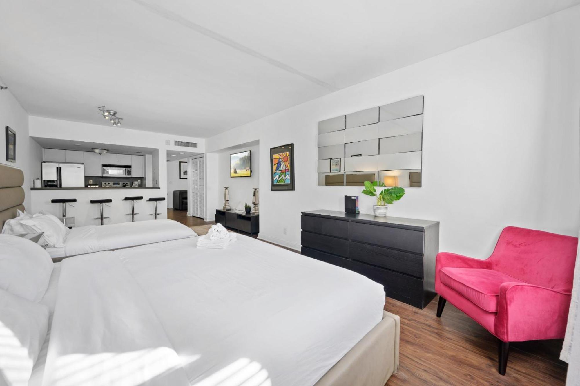 Casa Grande Suites On Ocean Drive Маями Бийч Екстериор снимка